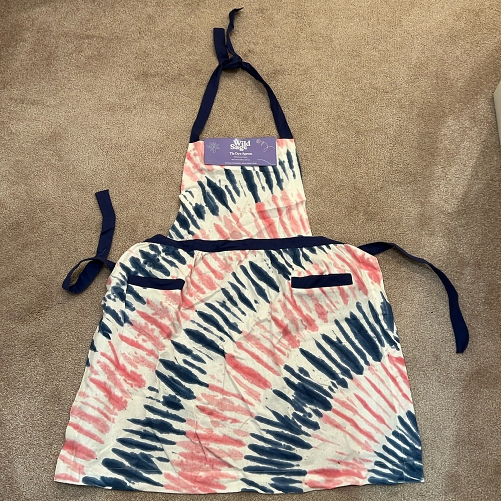 Wild Sage Tie dye apron NWT